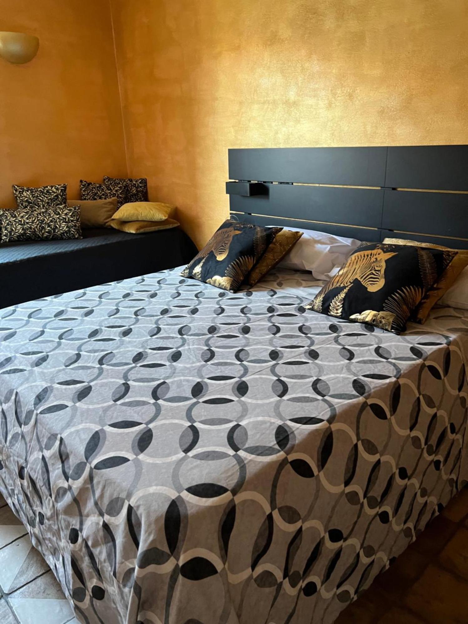 Marieta Rooms Sarzana Exterior foto