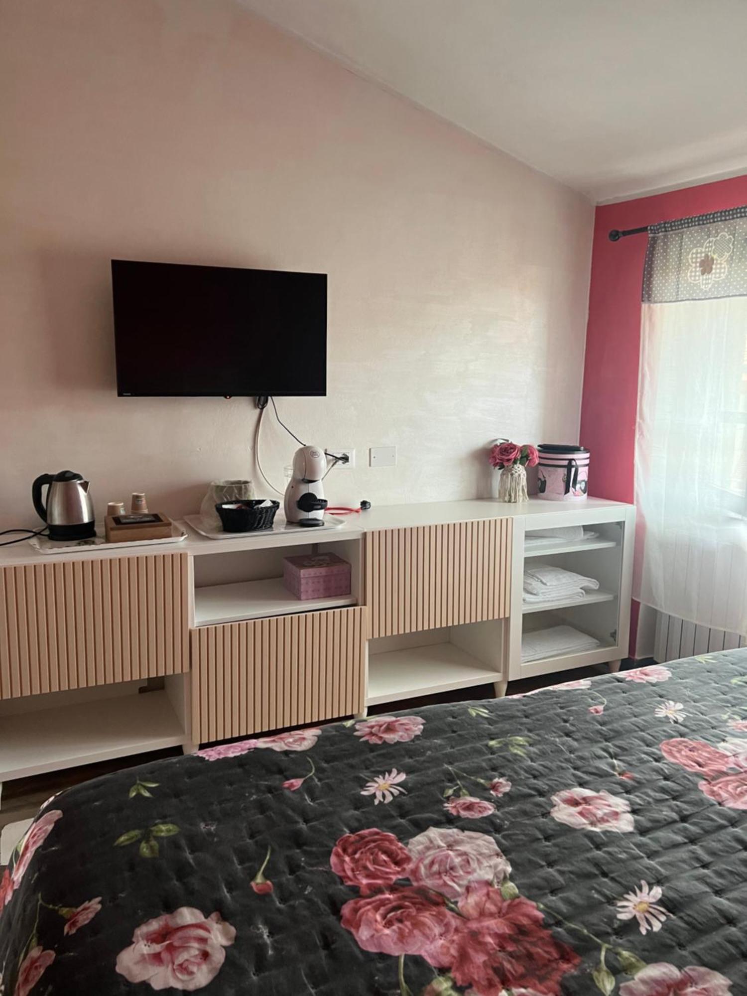 Marieta Rooms Sarzana Exterior foto
